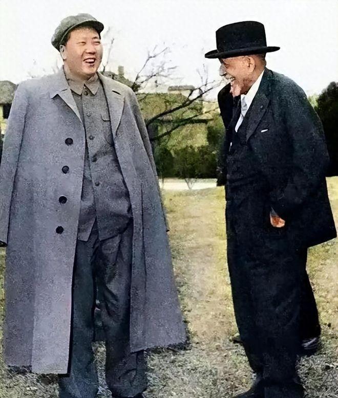 1953年，尼泊尔想把珠峰全部划到尼泊尔名下，理由就是：你们中国人都没上去过，怎