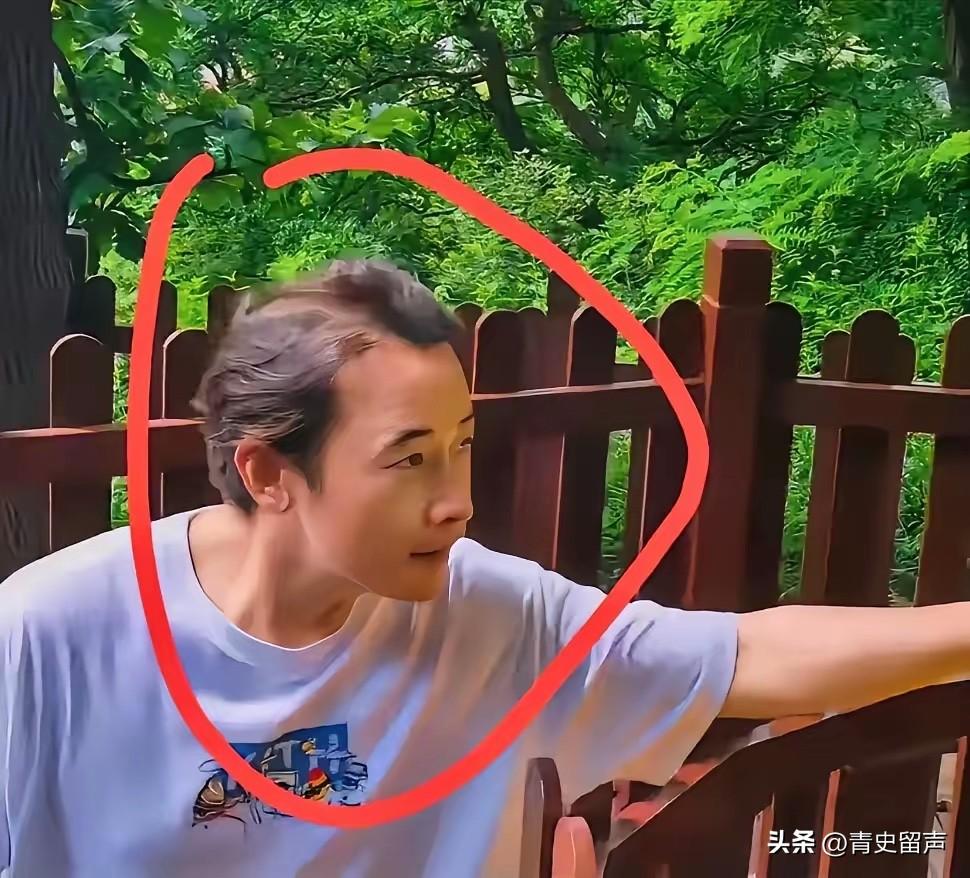 面相是骗不了人的，看得真准。我拿罗晋在大孤山祈福，被拍到的照片，给我婆婆看。我婆