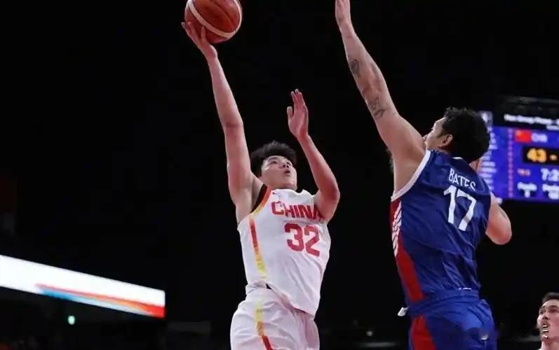 中国男篮复仇战打成表演赛
北京时间9月14日，亚运会男篮小组赛第三轮，中国VS菲