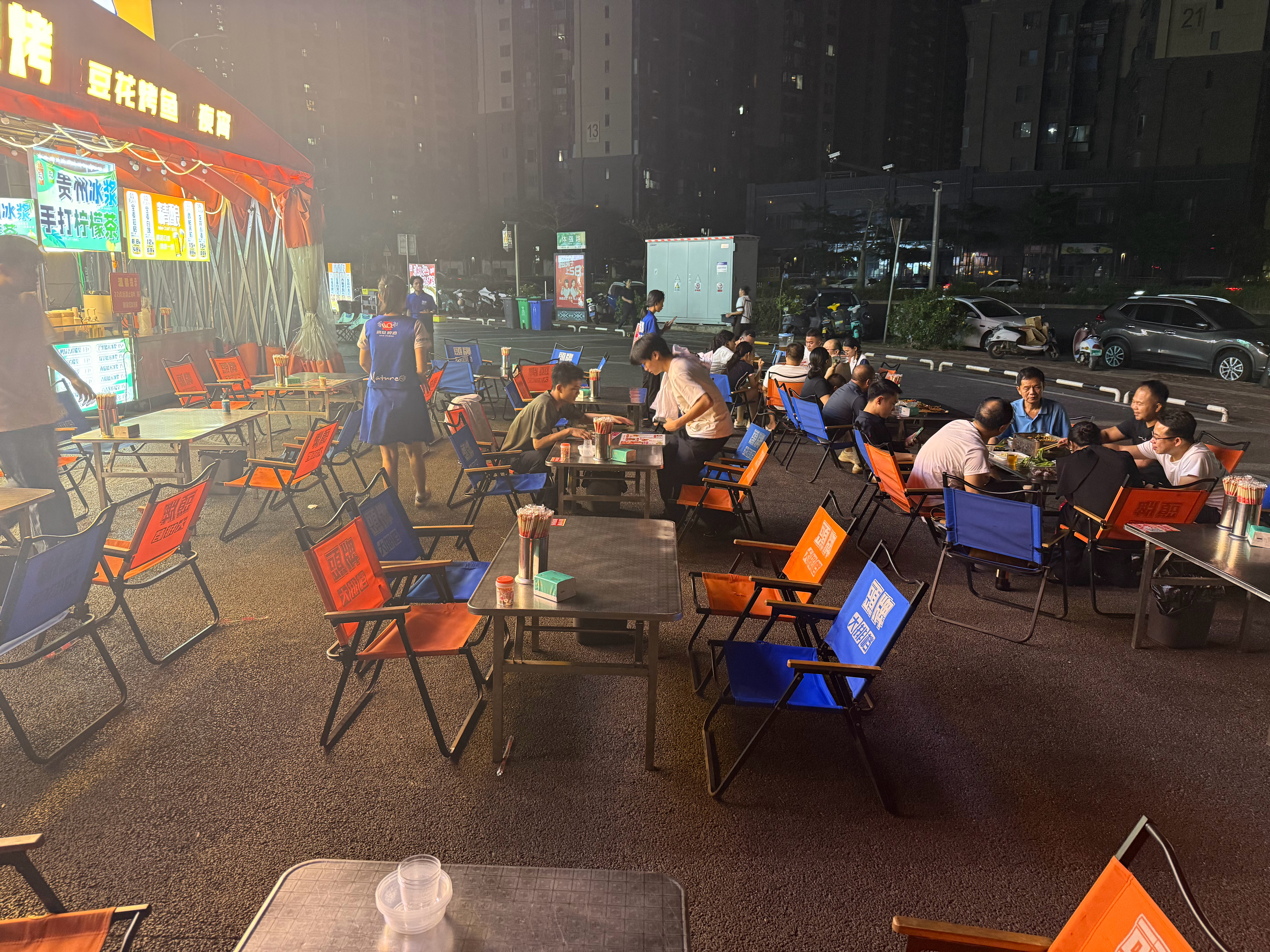 到广西南宁了，停好车就有老板招呼，幸福了 南宁