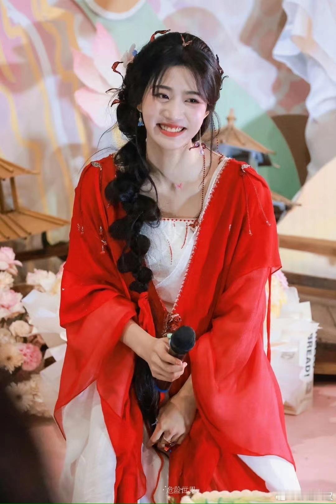 卢昱晓入青云杀青长文 卢昱晓《入青云》杀青，长文细述拍摄点滴，历经夏冬，匠心呈现