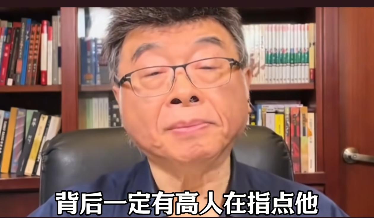 邱毅盛赞蒋万安这招连环计十分高明，认为他背后定有高人指点。他一边推动倒阁之事，一