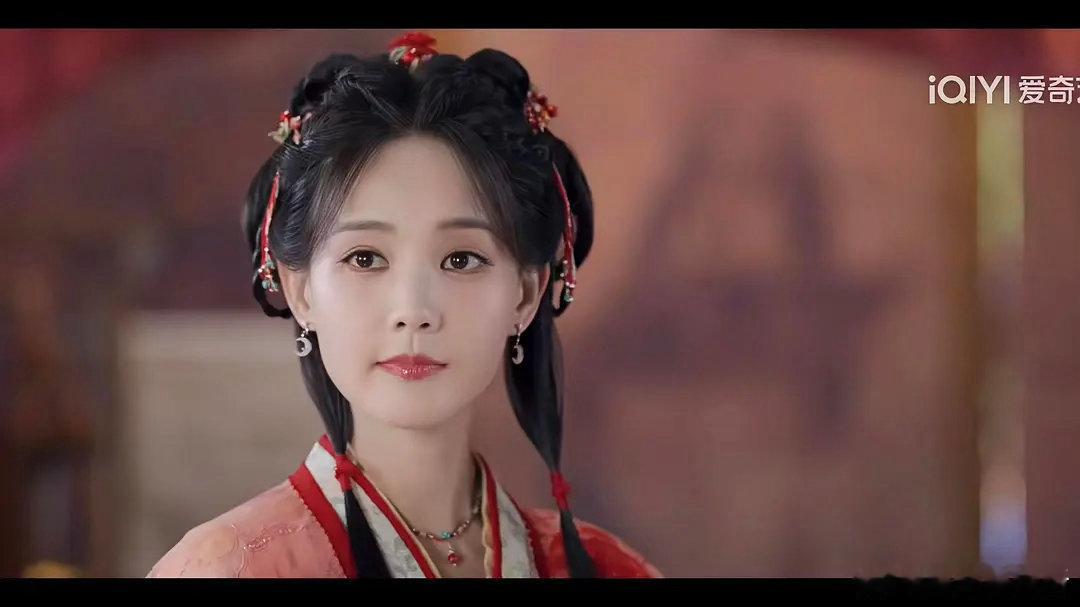 李一桐这造型也太显老了吧？ 