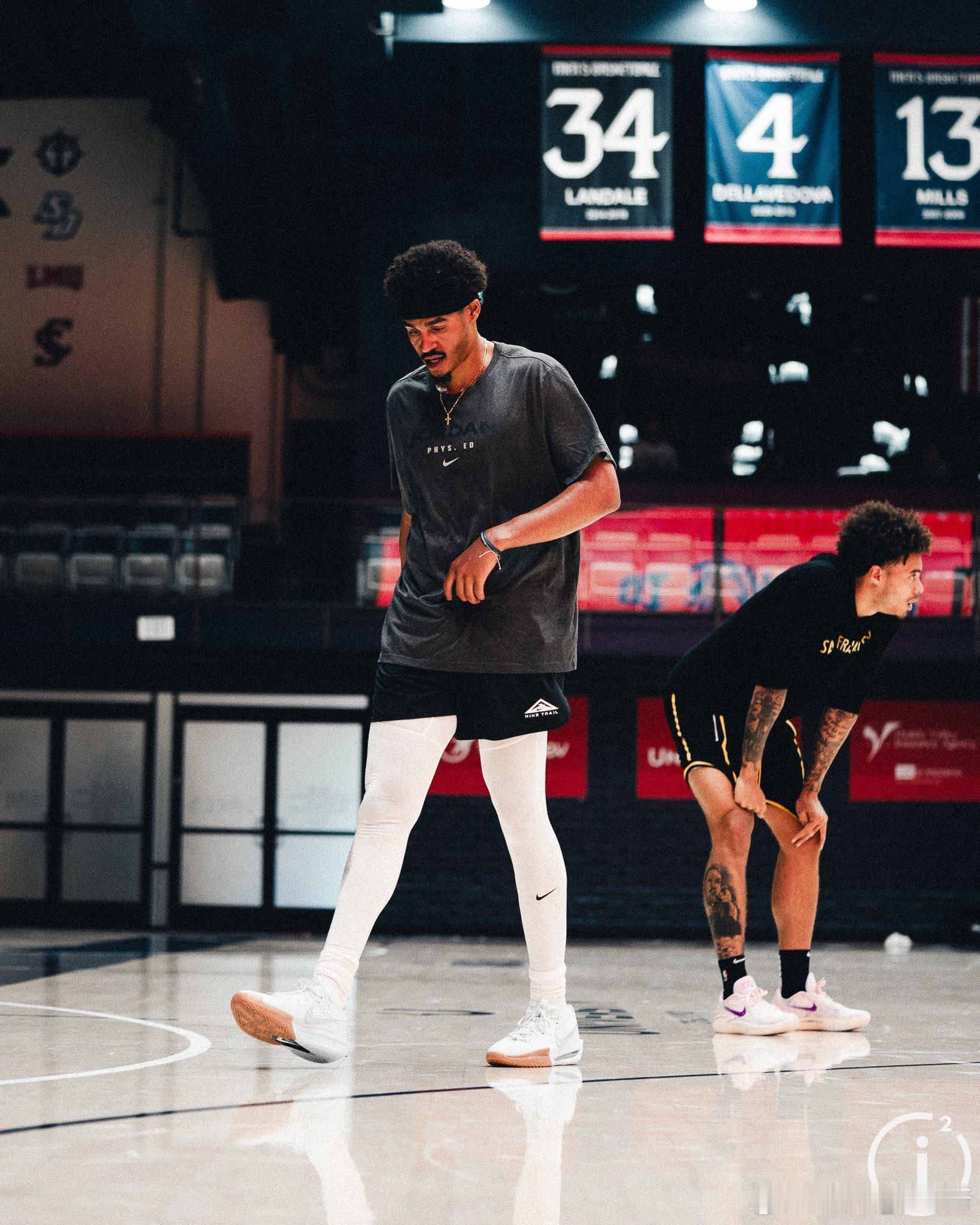 没有交易流言的普尔正在苦练中。。。#nba自由市场# ​​​