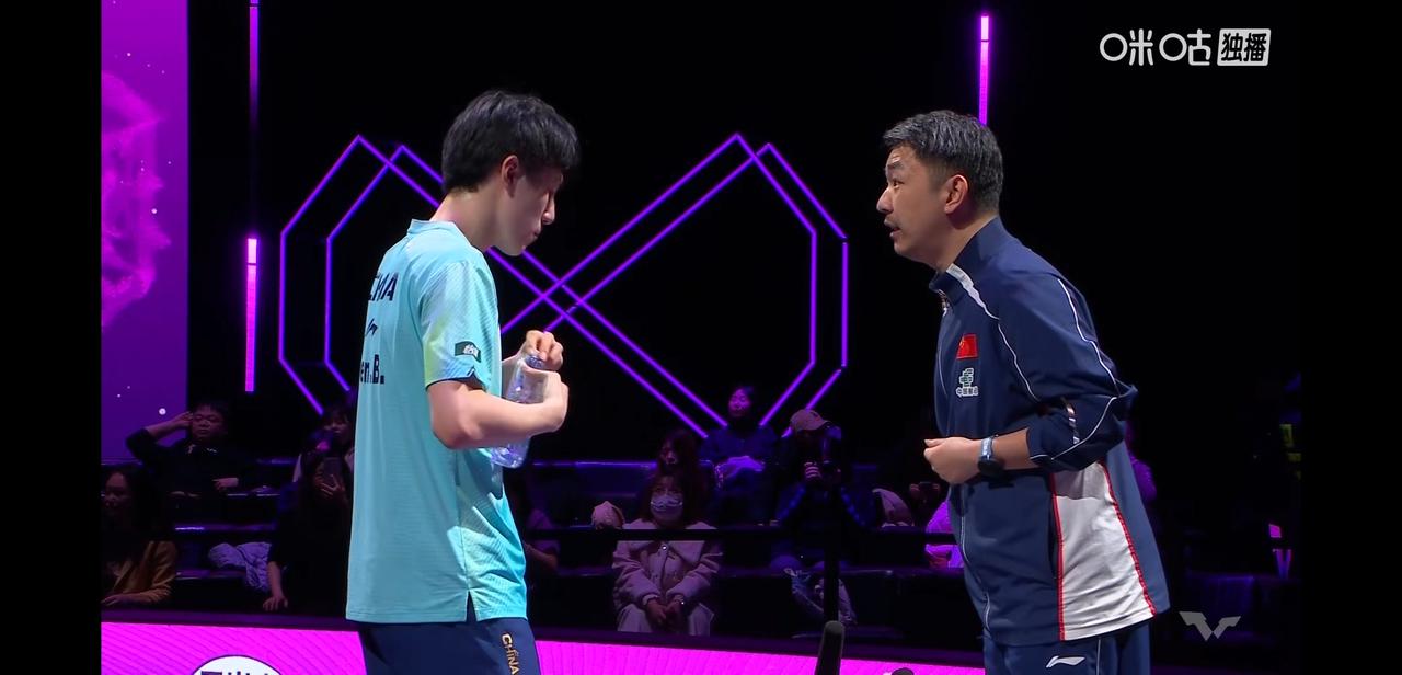 WTT重庆冠军赛赛，
在侯主播的解说下看的热着沸腾。
温瑞博对战张本智和，
目前