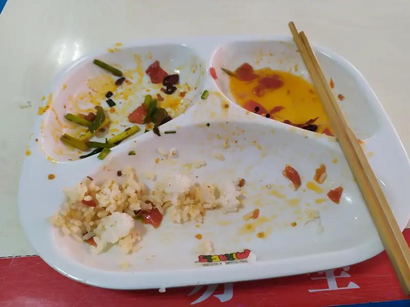 5月14日上海，女子减肥就医，医生叮嘱每顿饭“吃干净点”，饮食干净点，被误解成把