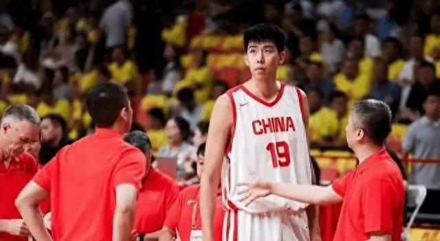 被郭士强冷落不撕破脸！吃过杜锋的亏，徐昕成CBA最清醒的年轻人