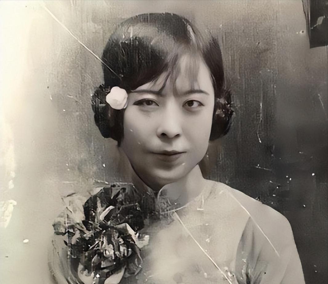 [微风]1973年，76岁的于凤至不顾众人的反对，以每坪50美金的价格买下了国外