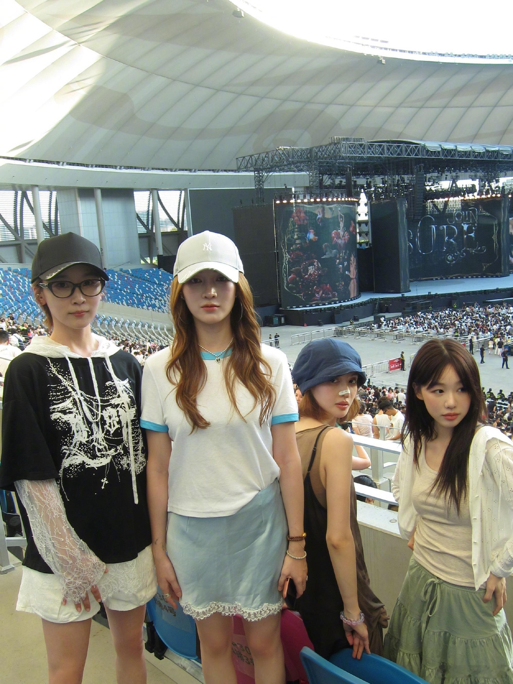 浪姐来蔡依林演唱会团建了谁能想到蔡依林成都演唱会直接变成浪姐线下团建现场！孟佳、