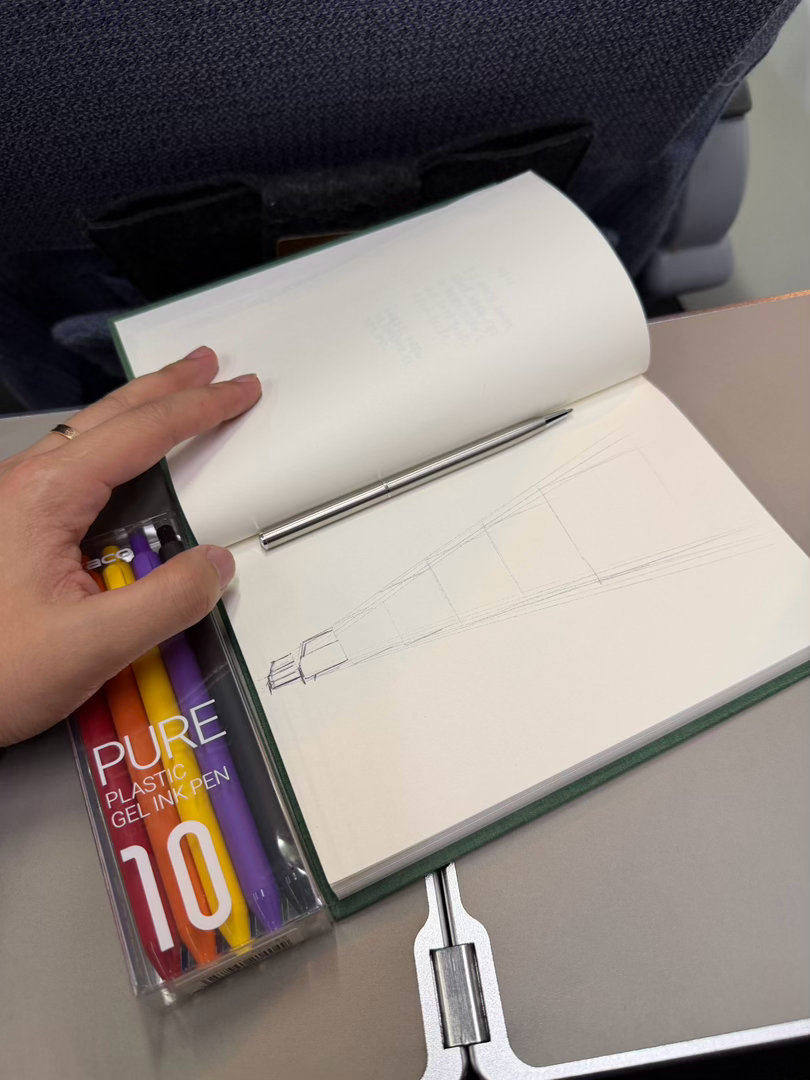 飞了第一程，正好飞机上画画历代宝马3系等会国际航班半夜3点起飞汽车设计新车宝马