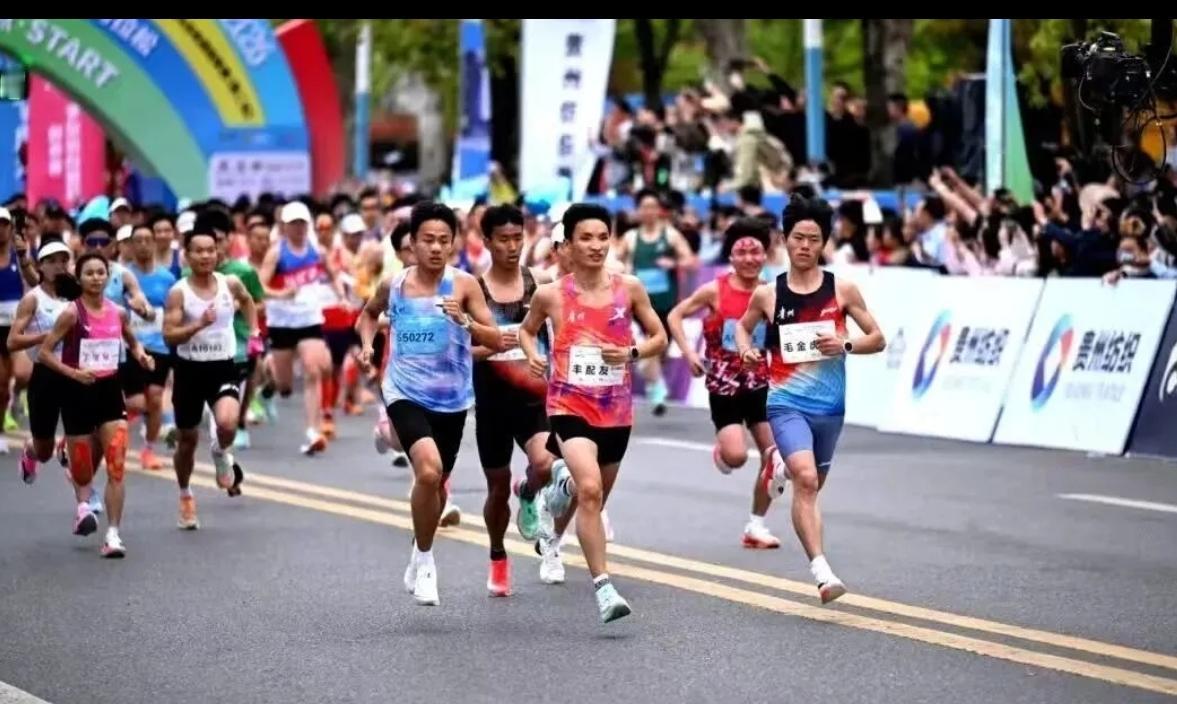 亚运马拉松选拔赛报名截止，巅峰对决即将上演！
全新选拔规则出炉，男女各选10人齐