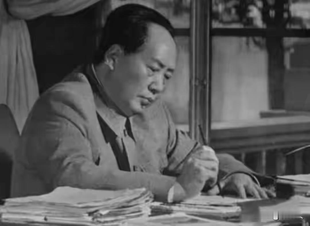 一生铁面无私、绝不徇私，毛主席唯独为两人破例：最不讲人情，也最懂报恩
 
一生不
