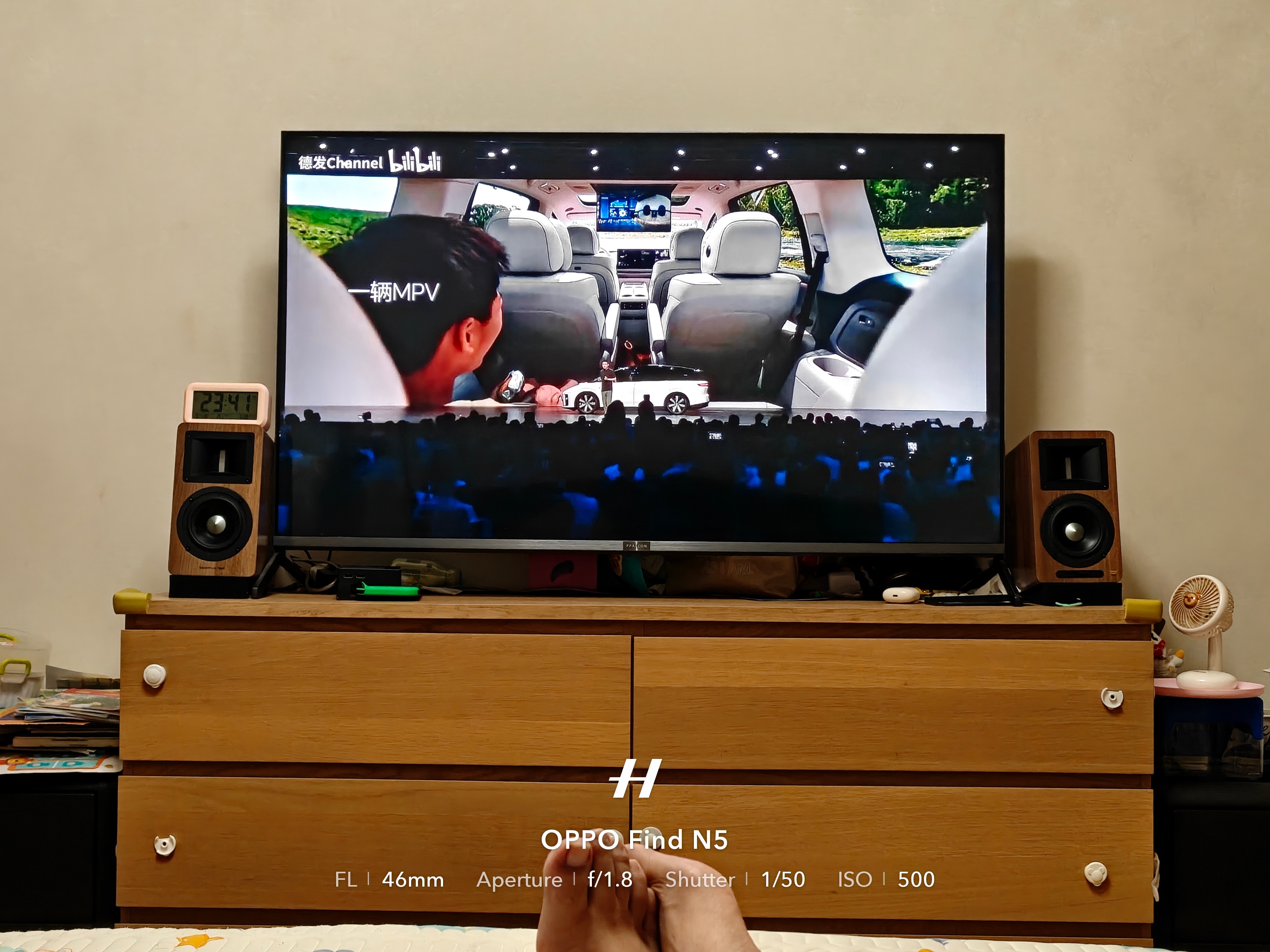 想带老婆看理想i8发布会给她种种草，结果……人家看了10分钟睡着了[笑cry][