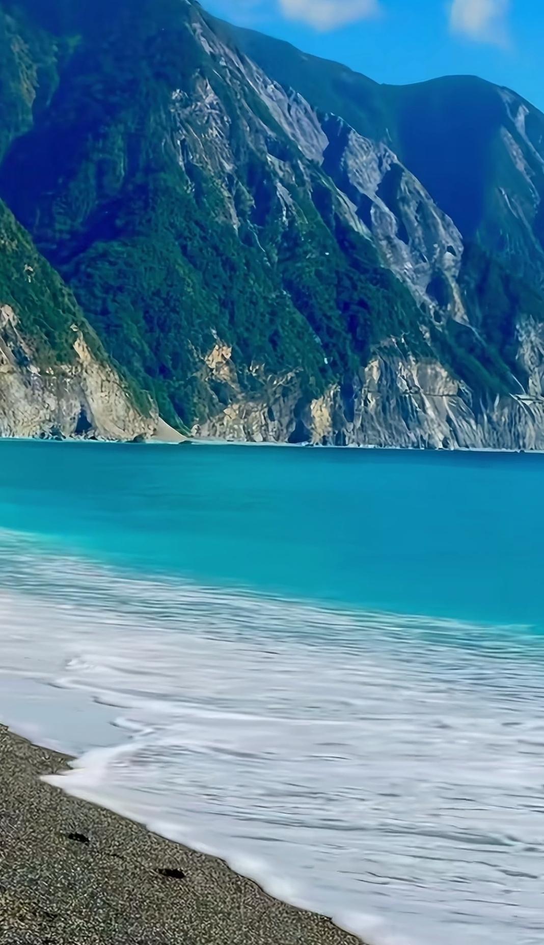 碧海金沙，人间仙境，大自然的鬼斧神工！🌊🏖️
