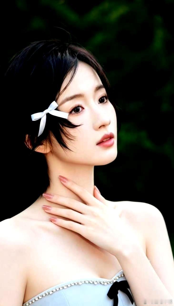 🍉湖南卫视青春剧《灼灼烈日》领衔主演：闫桉  李浩菲【按姓氏笔画顺序排列】特别