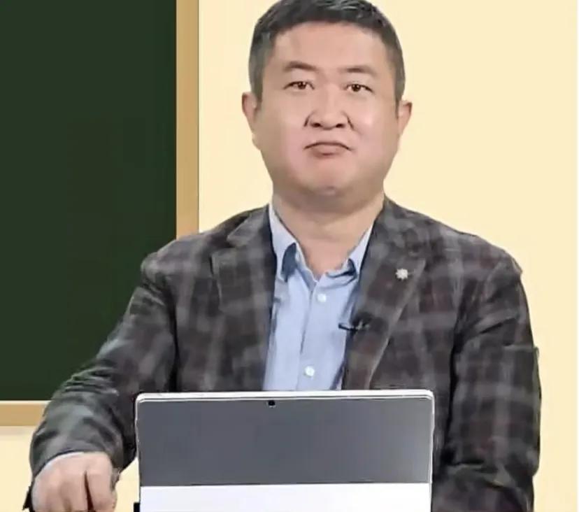 政治又双叒叕变动了???
还是因为政治好老师太多了，跟不知道该信谁的了

本人现