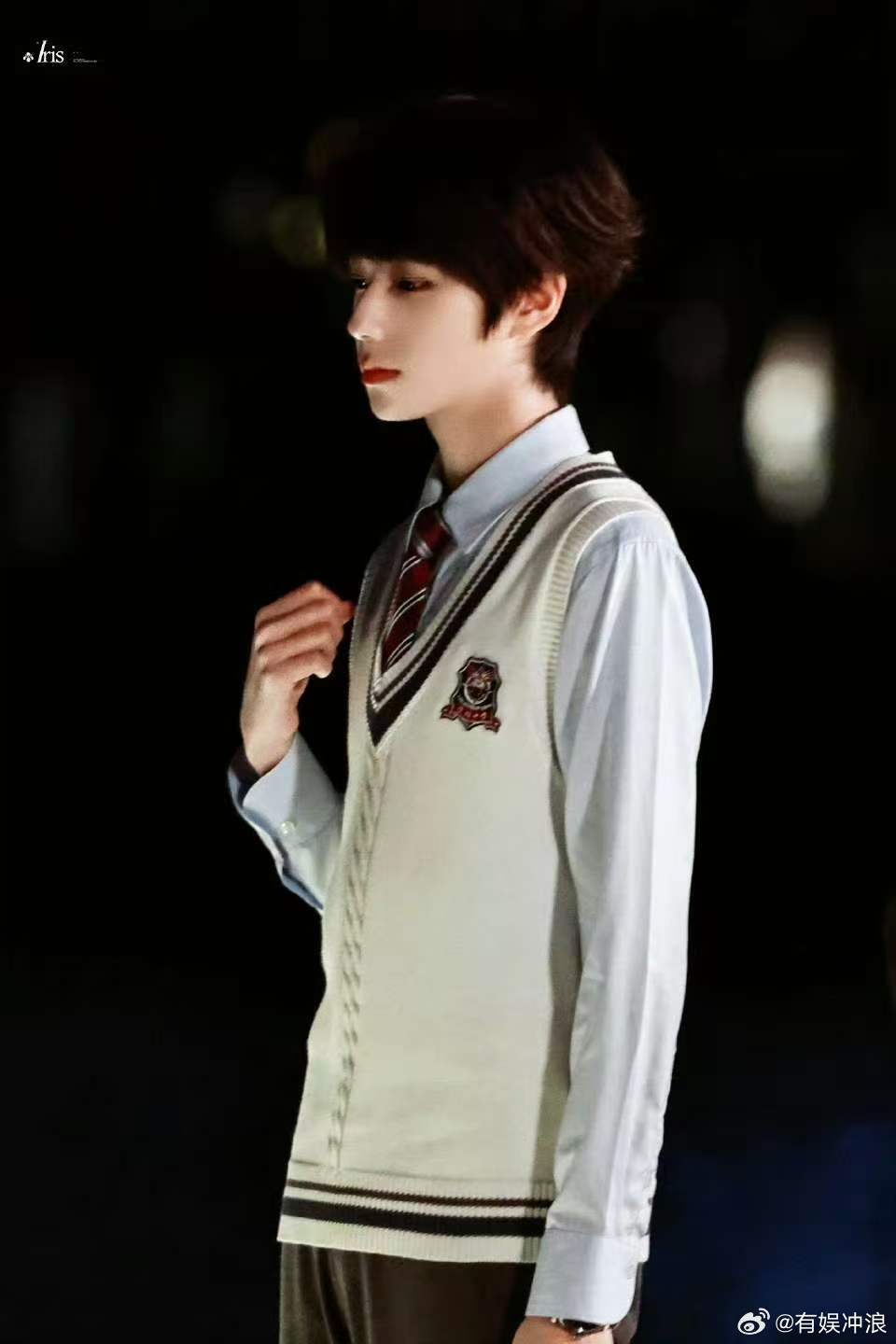 王橹杰拉小提琴戏份王橹杰小提琴路透造型王橹杰小提琴路透造型，太帅了吧，