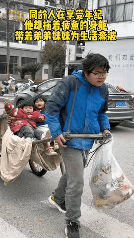 痛失双亲后，稚气未脱的哥哥成了两个妹妹的保护神，为了避免妹妹们沦为流浪儿，他放弃