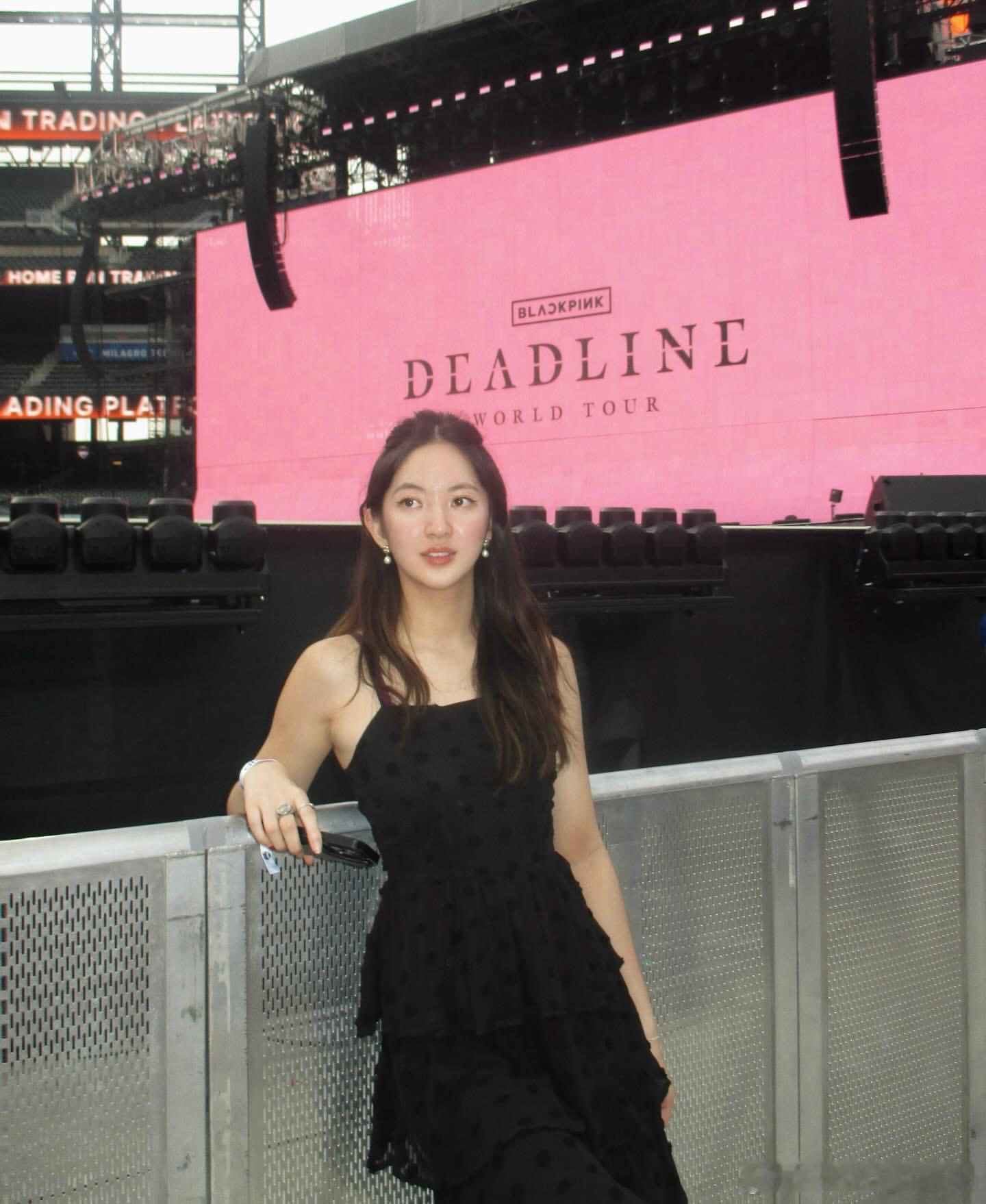 宋家瑜分享在BLACKPINK DEADLINE 世巡演唱会照片📸️ ​​​