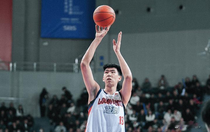 徐昕单场6封盖，护框是真的出色，篮板保护还得加强



x
徐昕面对浙江稠州打的