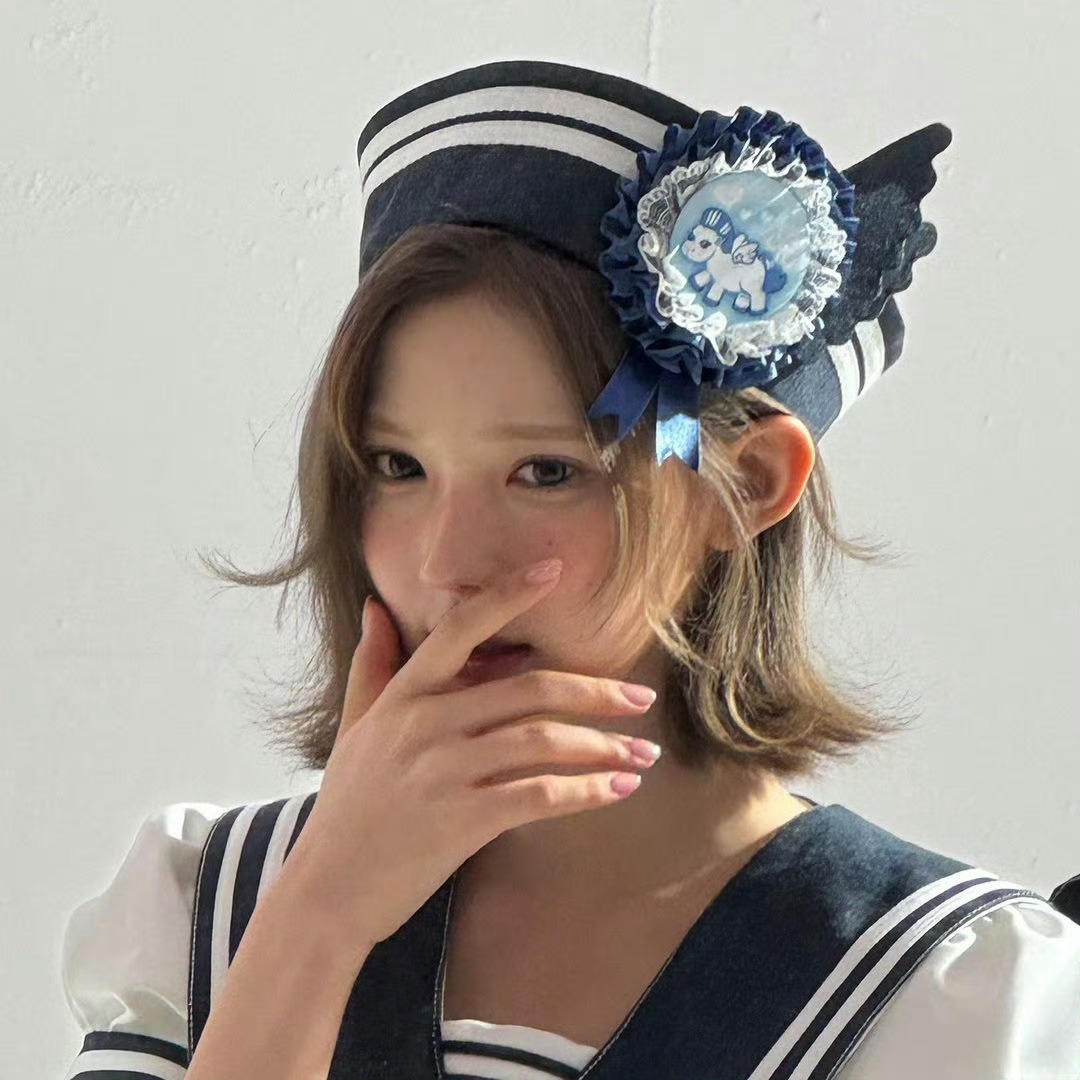 她完全笨笨 