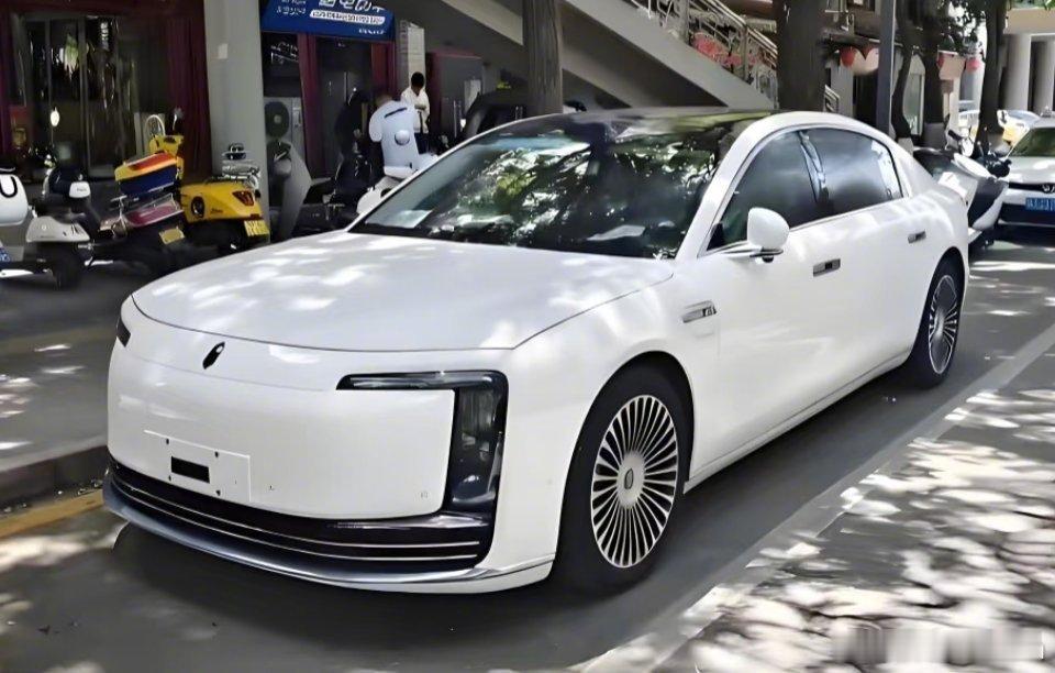 白色的尊界S800，兄弟们感觉咋样？尊界S800汽场全开 ​​​