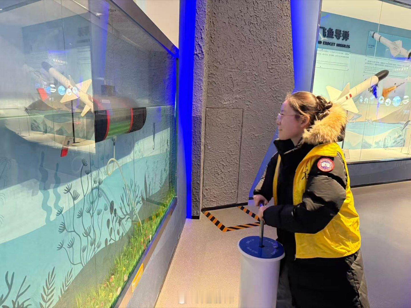 【探秘科技馆启智，科普润心育新知】为响应国家加强青少年科学教育的号召，2月7日，