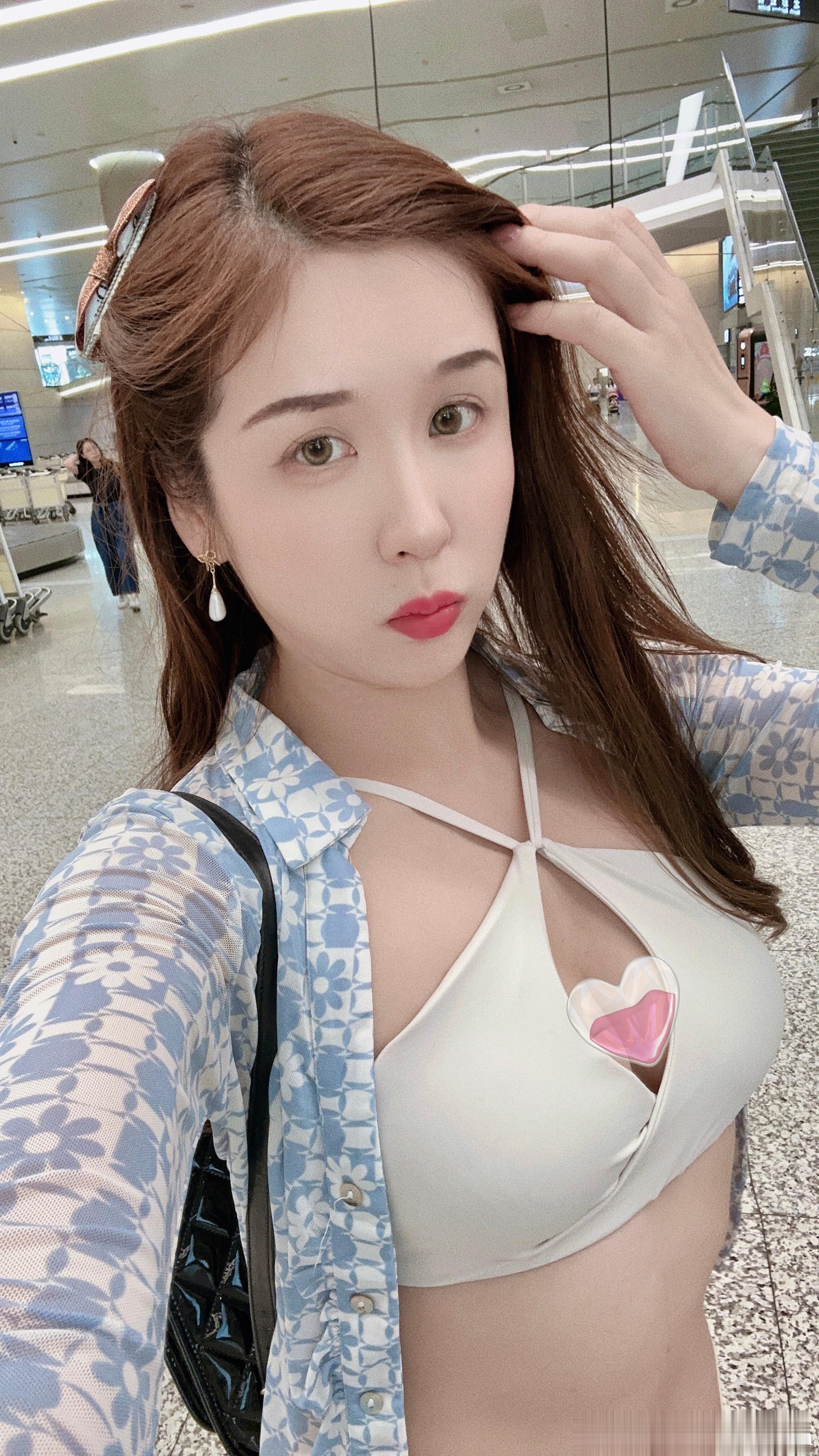 想想周六做点什么好呢#月野兔美妞日常##宅男女神#  ​​​