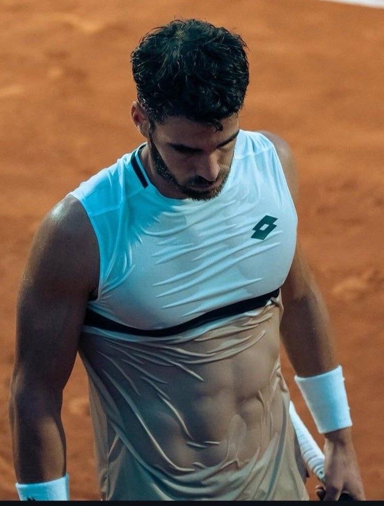 Andrea Pellegro 出了好多汗。