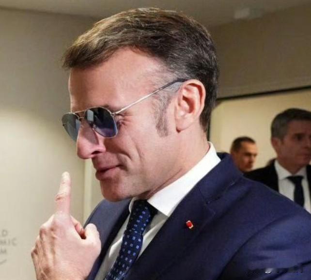 法国总统马克龙说：
“大家都被 Starlink 迷住了，我也很高兴。
但如果你