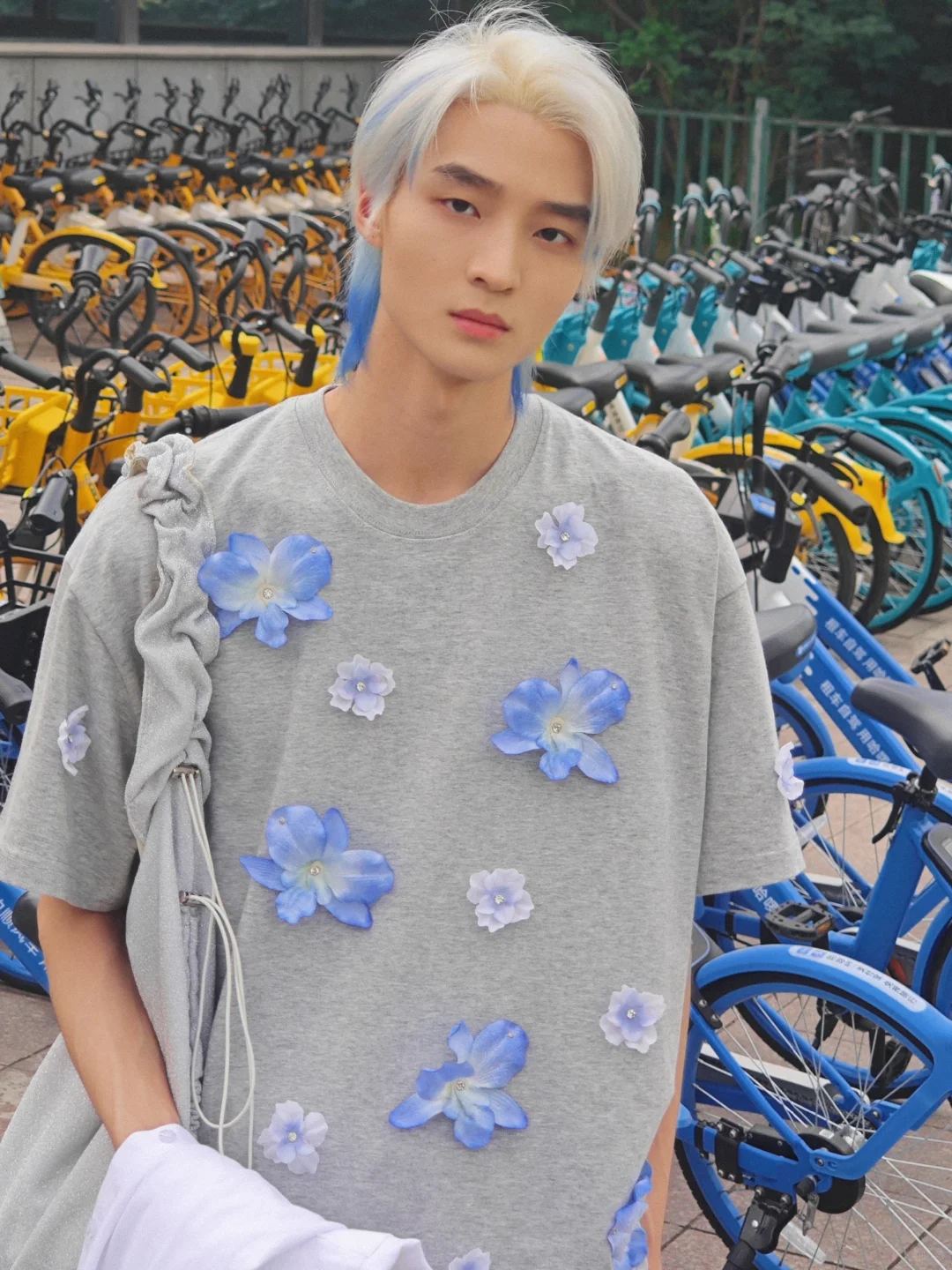 超米的花花T恤💙