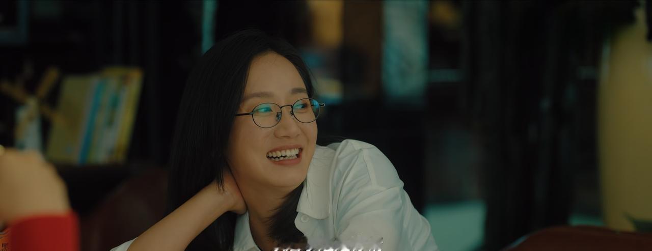 我亲手给我最好的闺蜜，铐上了手铐。
你身边有没有那种特别“阔”的朋友？
每次聚会