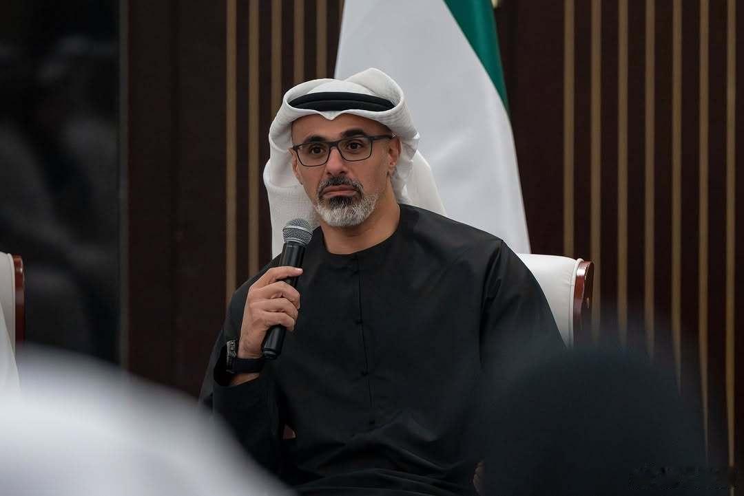 阿联酋王室🇦🇪4月14日，阿布扎比酋长国王储哈立德接待在中国北京留学的阿联酋