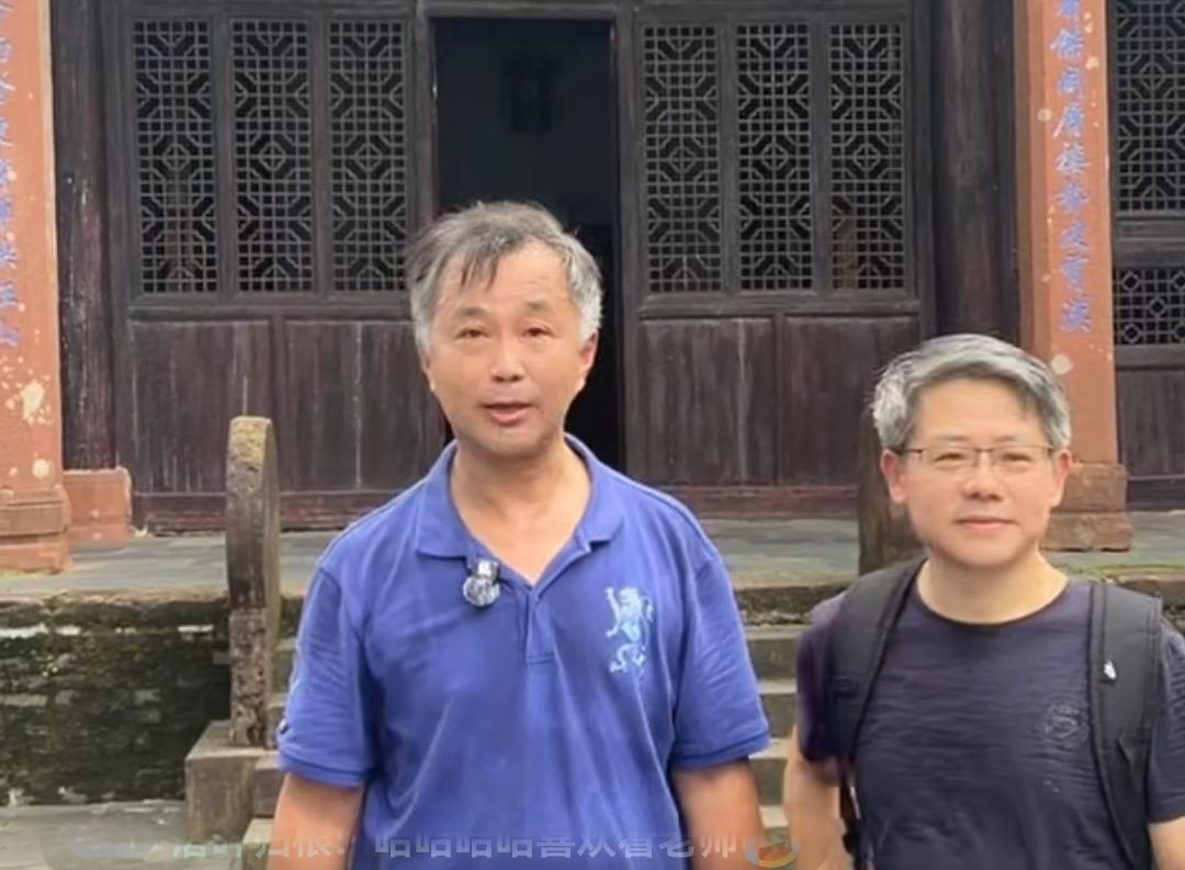 上海流浪大师今日遇到了“黄仁勋”，这位网友在白鹭洲书院巧遇沈巍，并一路关注、跟随