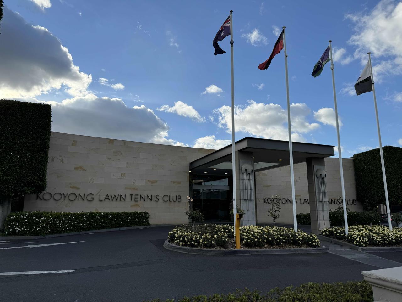 库扬俱乐部Kooyong tennis club 

打个球 吃个饭