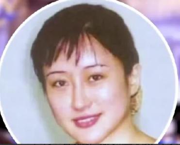 2001年，空姐杨旸与有妇之夫郭介明相会。二人温存过后，随即发生冲突。冲突的结果