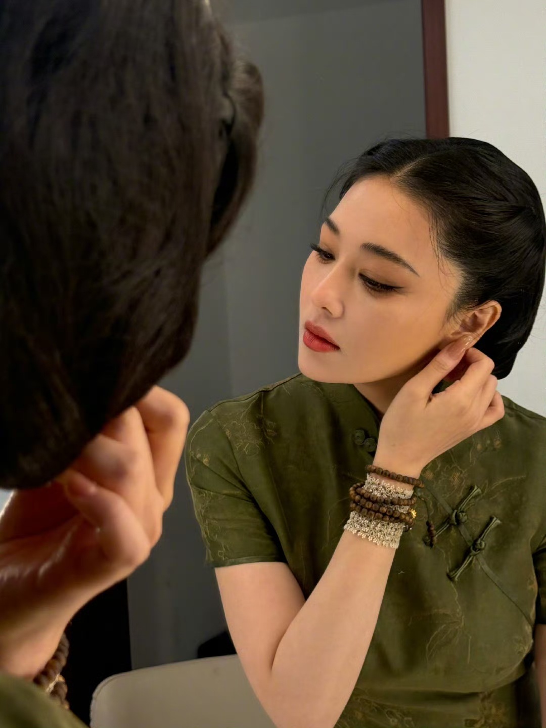 娱乐[超话]张馨予出演话剧张馨予出演话剧后发文张馨予出演话剧后发文，特别美啊 ​