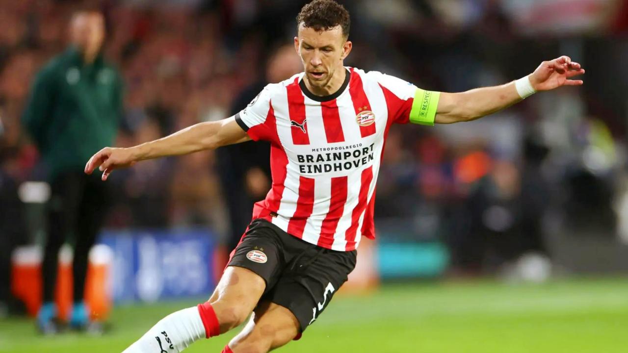 罗马诺表示：即便埃因霍温欧冠出局，也不意味着他们会轻易放走佩里西奇。
佩里西奇在