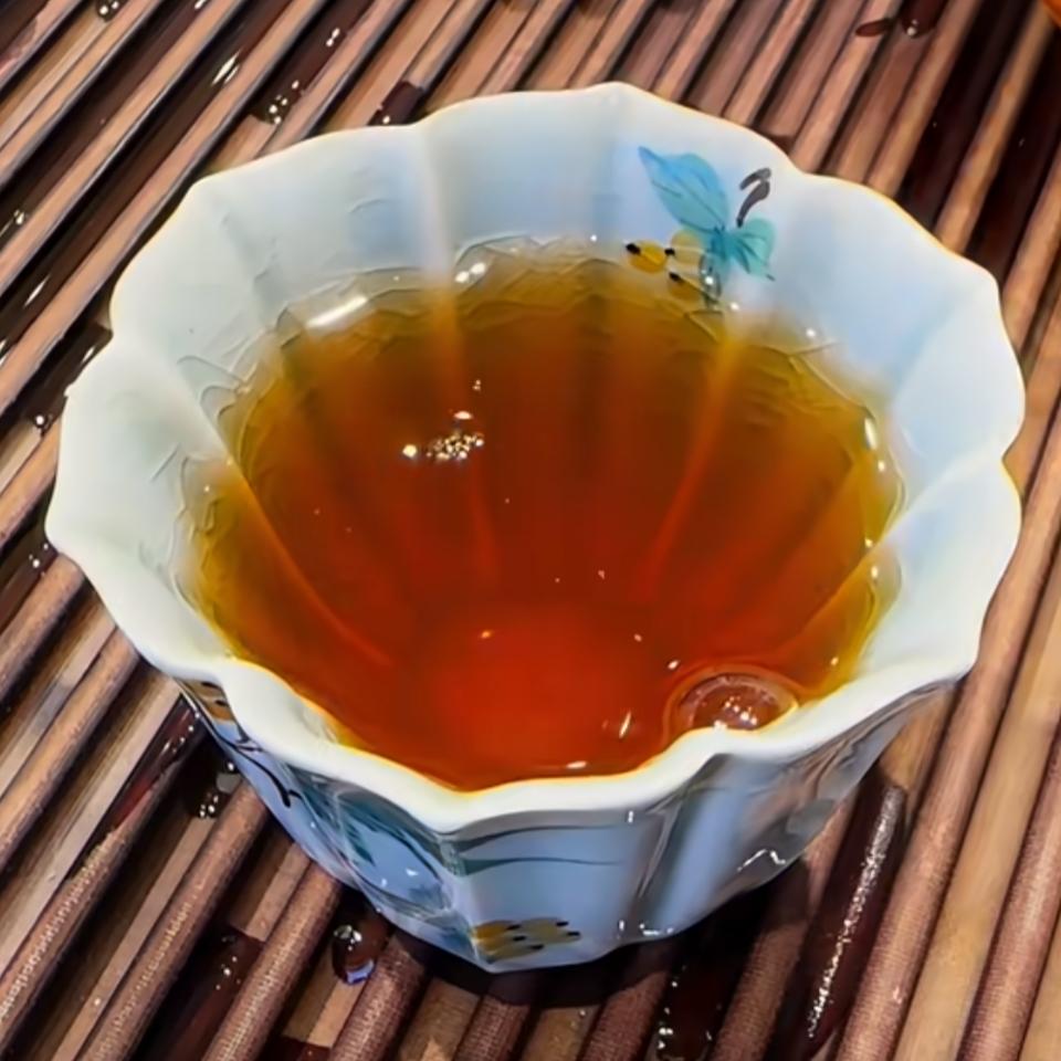 “茶，其实并不适合每天都喝”，作为一个拥有30年茶龄的老茶鬼，给大家分享的一点感