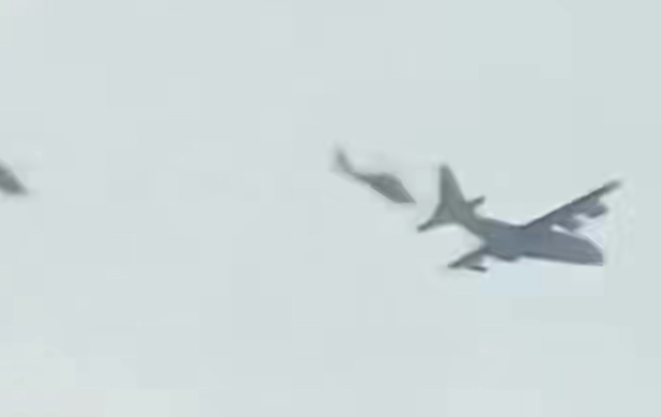 伊朗2天击落12架美军战机C130 + 俩黑鹰大摇大摆的地面搜救，美军对伊朗地面