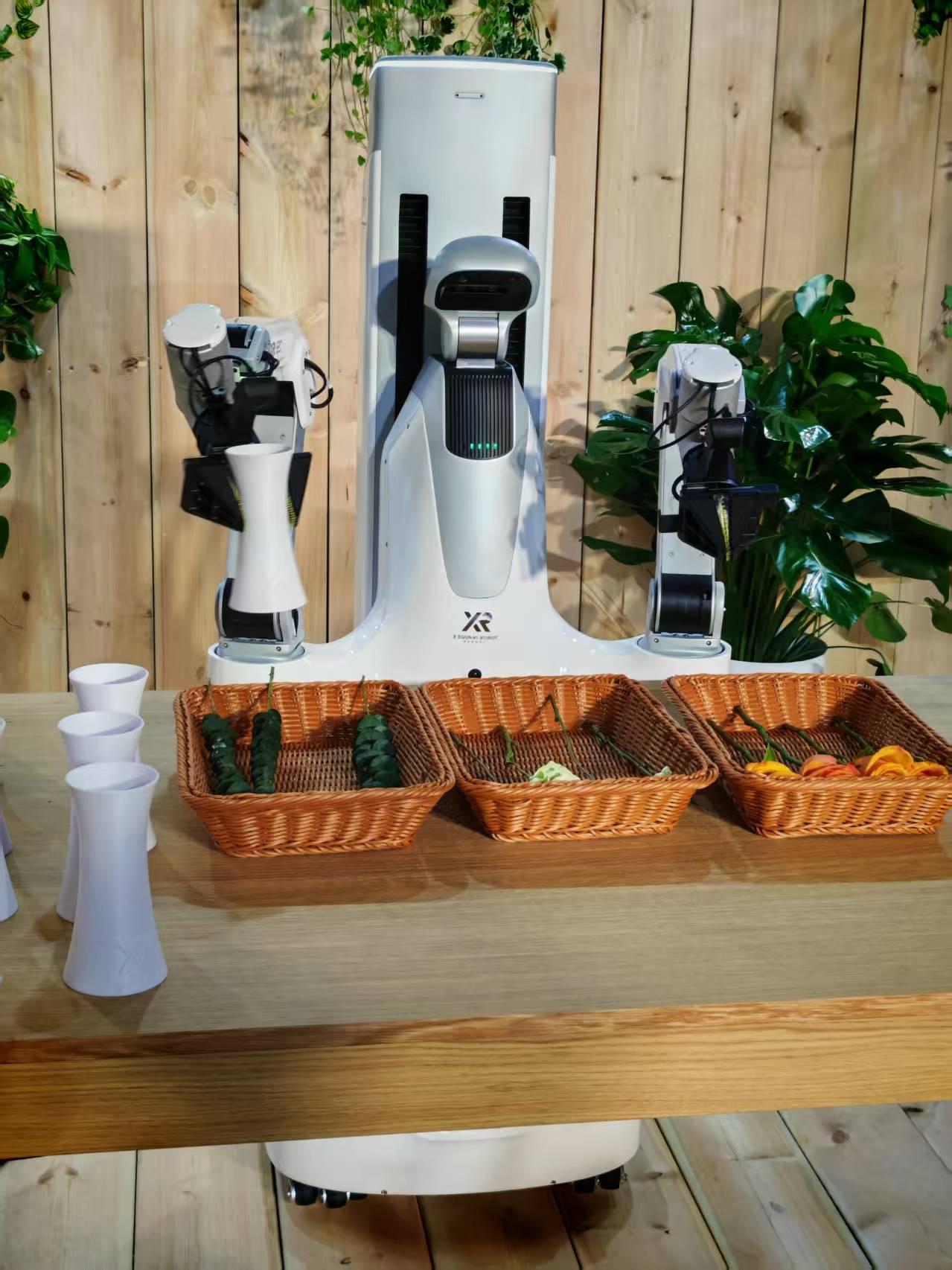 刚从今天的自变量发布会出来，信息量很大。发布了全新具身智能基础模型 Wall-B