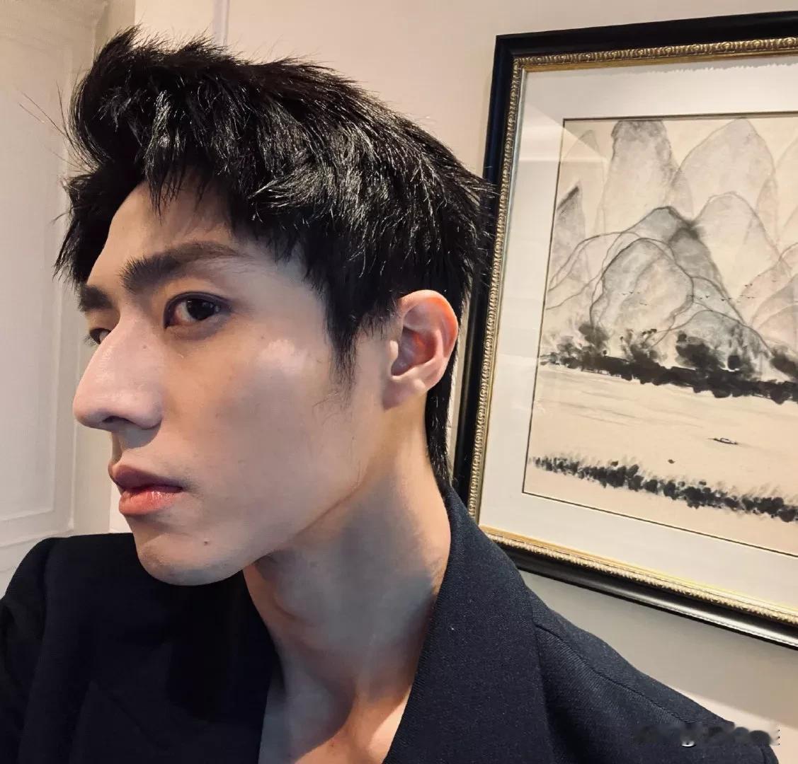 猜猜看，这个男演员能火吗？有火的潜力吗？

97年的小伙子，深圳的，186的身高
