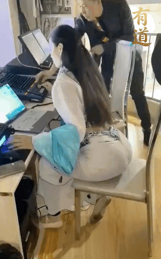 这是我见过最性感的调音师[赞]奇葩调音师 演出调音师 国字号调音师 身体调音师 