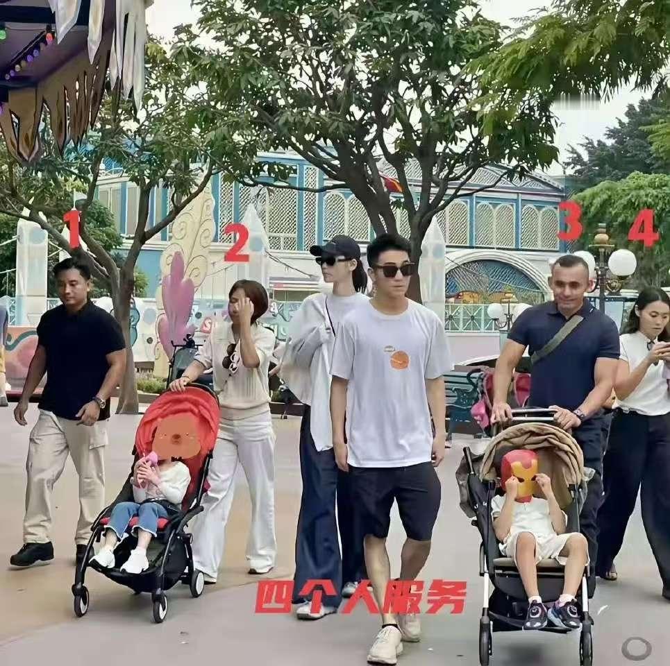 奚梦瑶生完二胎还是超模身材，在综艺节目里买菜做饭超贤惠，其实带孩子出个门，要带两