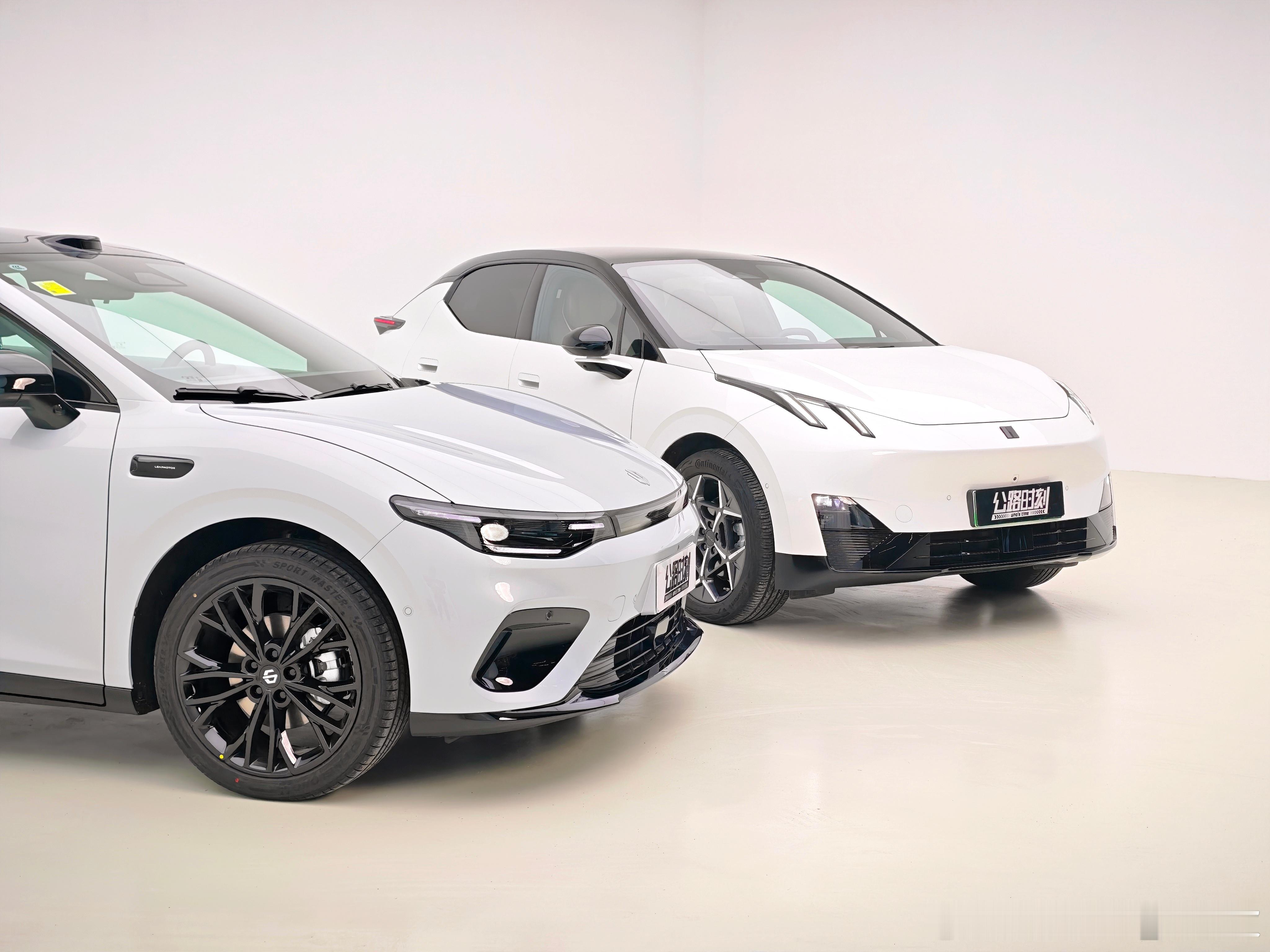 今天拍这俩！终于知道那些有实力的老师们，为啥要自己弄个摄影棚了！旦用难回啊，太羡