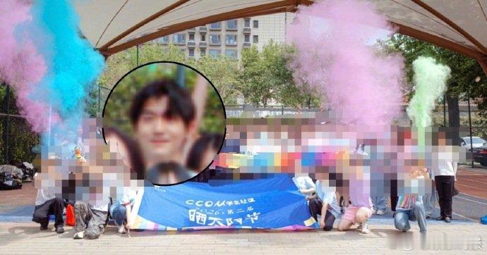 李天泽近况 前TF家族练习生李天泽近况来了！现身央音彩色跑，校服外套配运动鞋，满