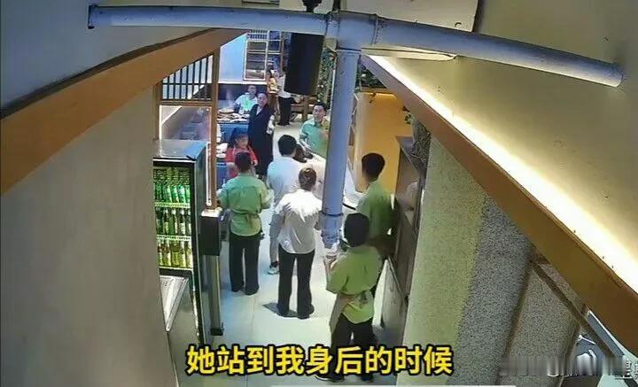 沈阳11岁女孩，30秒救回被卡住嗓子窒息的女子，这小女孩火了！
要说人和人之间的