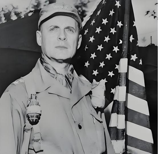 李奇微为切断志愿军后路，派精锐空降团，不料遇上饿了3天一个连。
 
抗美援朝战争