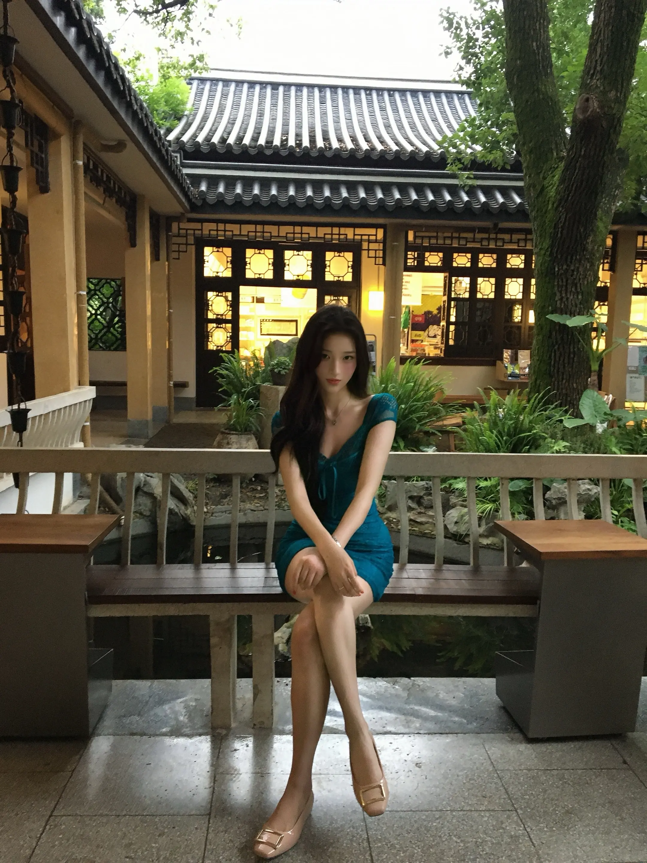 再美十年也才三十