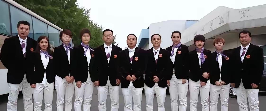 国乒在里约奥运会出征前的经典画面：教练员我认出了李隼，孔令辉，刘国梁，队员认出了